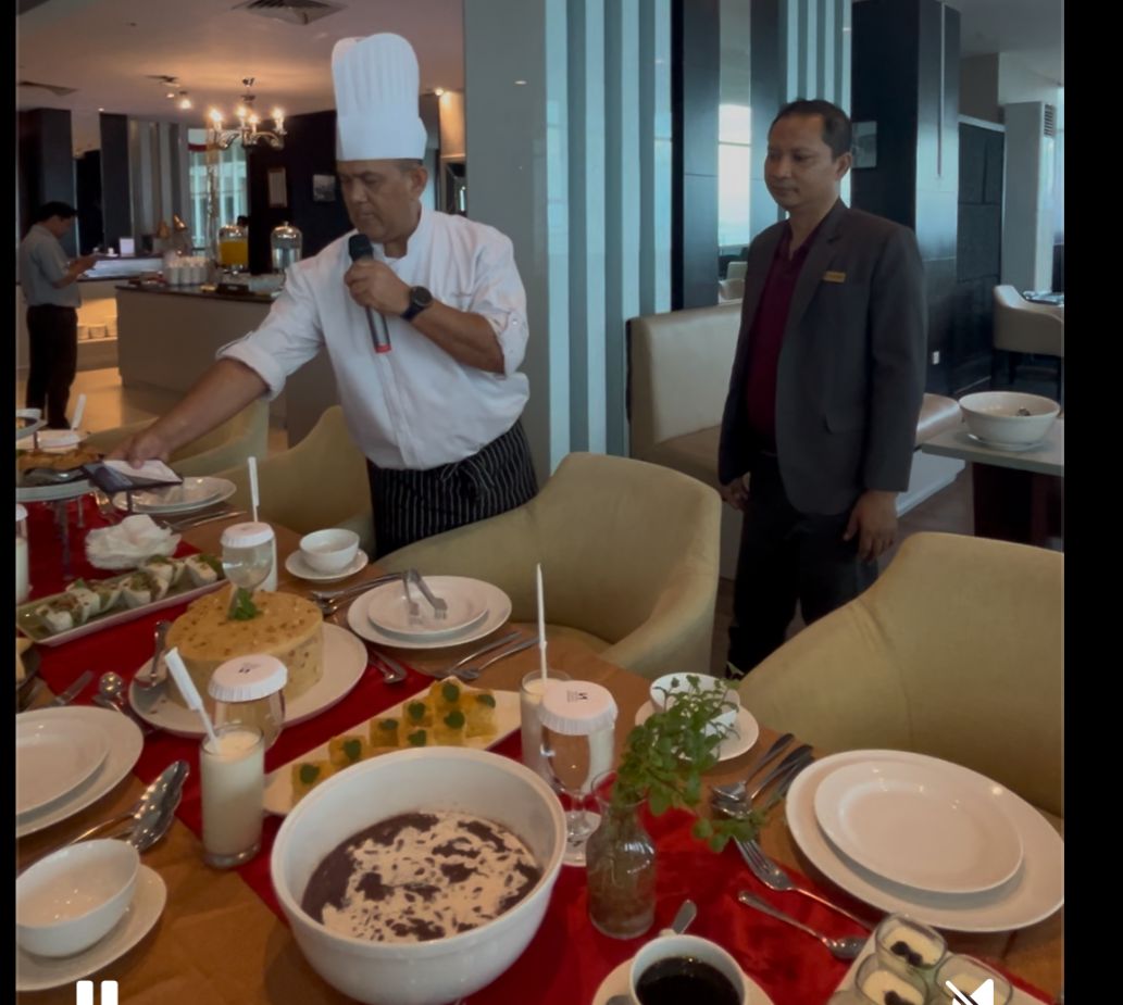 SPESIAL: Taste of Xinjiang menghadirkan pengalaman berbuka puasa yang tidak hanya berfokus pada variasi menu, tetapi juga pada perjalanan rasa dan kebersamaan yang menjadi esensi Ramadan.