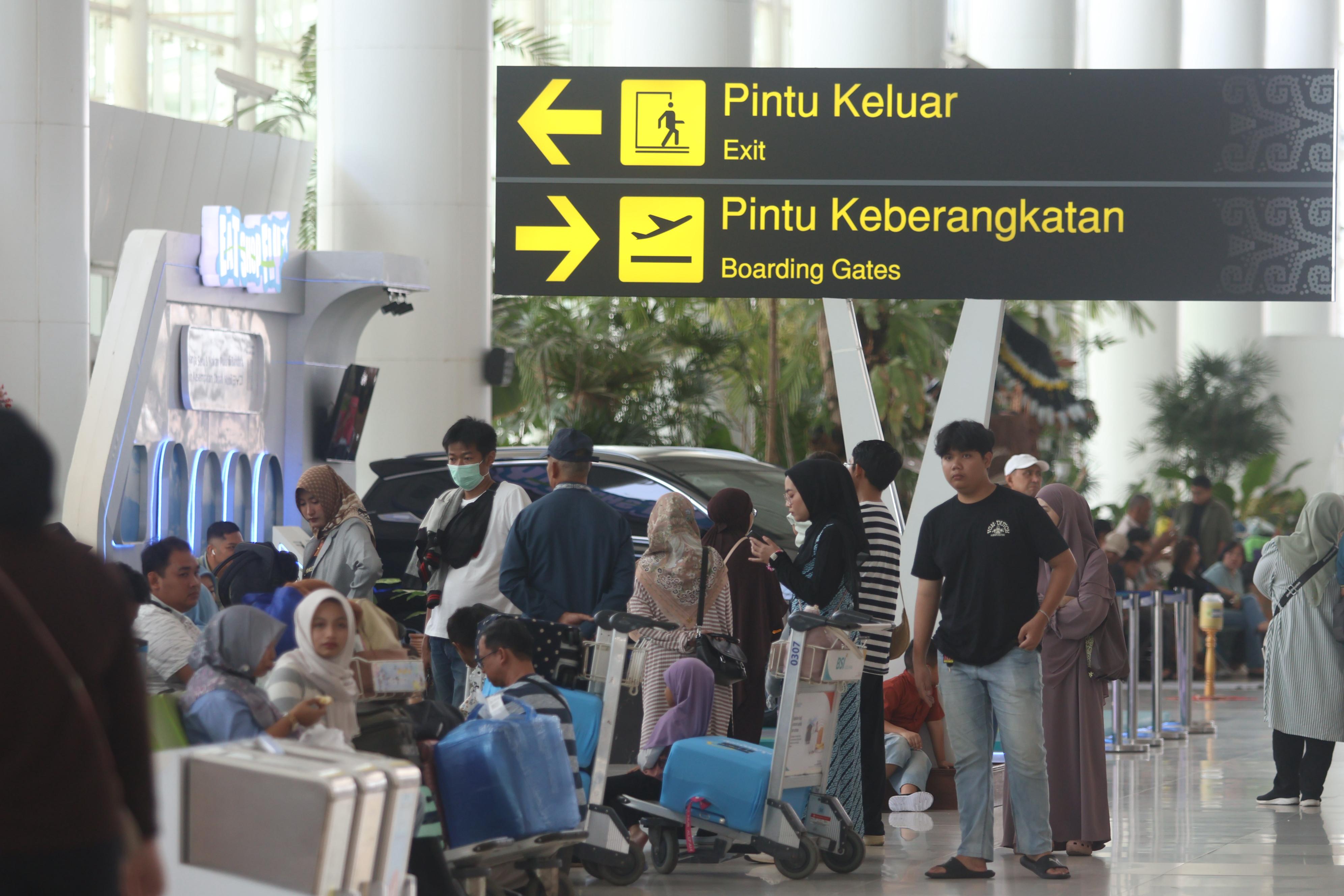 DOMINASI: Dari total 434.019 pergerakan penumpang udara di Bandara SAMS Balikpapan, sebanyak 422.021 orang merupakan penumpang domestik.