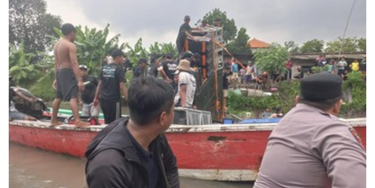 Tradisi Nyadran di Desa Balongdowo, Kecamatan Candi, Kabupaten Sidoarjo, Jawa Timur, Sabtu (7/2/2026) diwarnai insiden perahu karam, gara-gara tak mampu membawa 1 ton sound horeg. (FOTO: IST)