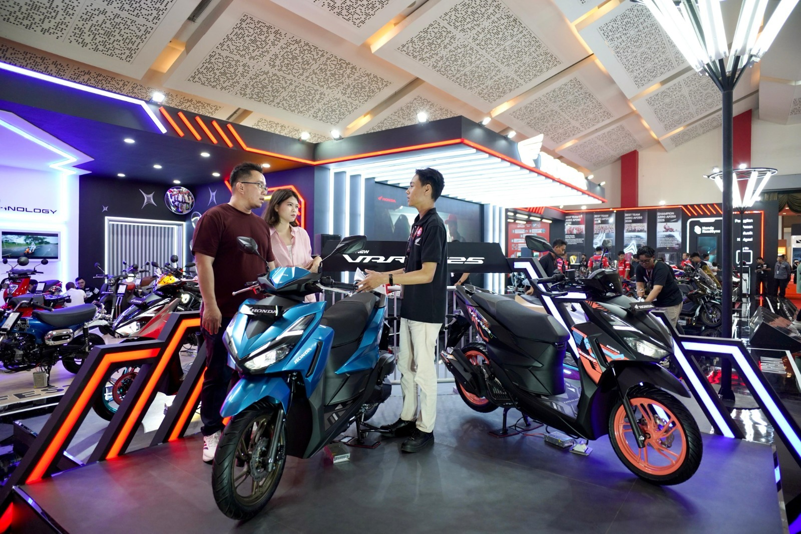 SEDOT PERHATIAN: PT Astra Honda Motor menghadirkan berbagai jenis produk andalannya dalam event Indonesia International Motor Show 2026 yang berlangsung 5&ndash;15 Februari 2026 di JIEXPO Kemayoran.