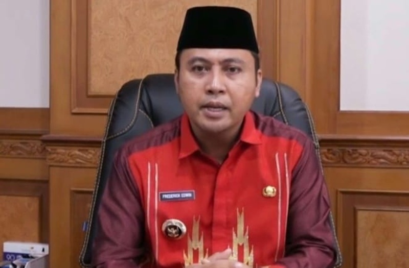 Bupati Kutai Barat, Frederick Edwin.