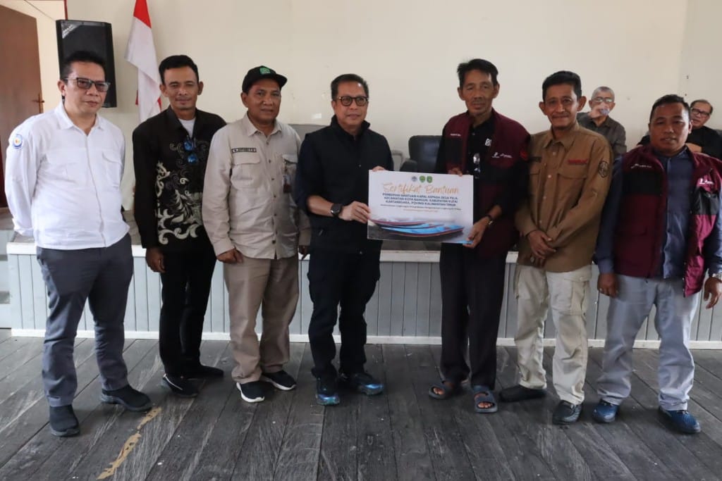 SALING DUKUNG. Deputi Bidang Pengendalian Pencemaran dan Kerusakan Lingkungan (PPKL) KLH/BPLH, Rasio Ridho Sani mendukung Pemkab Kukar yang konsisten menjaga kelestarian pesut mahakam.