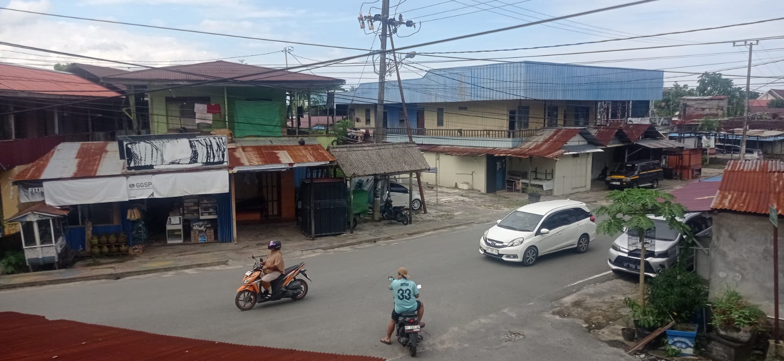 JADI PERCONTOHAN: Kawasan Berebas Tengah nantinya menjadi pilot project untuk skema penataan kabel listrik.
