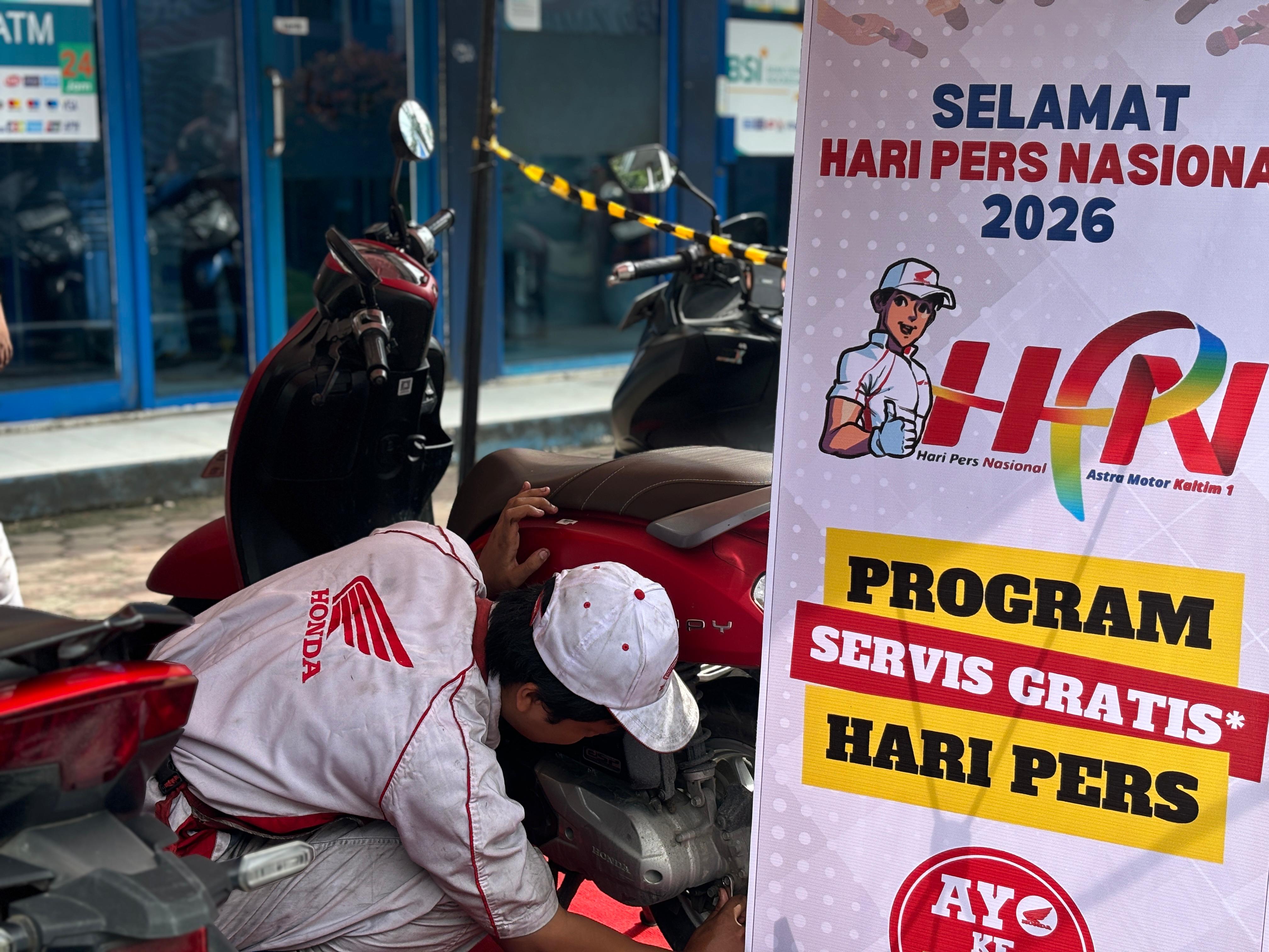 LAYANAN: Suasana layanan service gratis bagi insan pers di Balikpapan yang digelar oleh Astra Motor Kaltim 1 bertepatan dengan Hari Pers Nasional 2026.