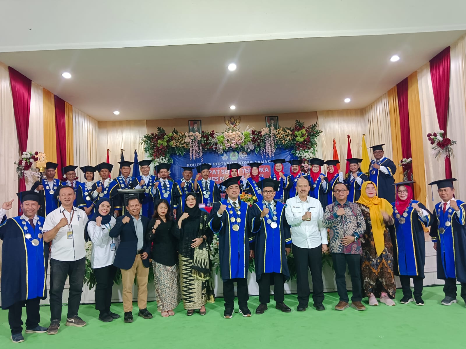 DIES NATALIS: Civitas akademika Politani Samarinda bersama tamu undangan VIP dalam momen perayaan Dies Natalis yang ke-37 tahun, Senin (9/2).
