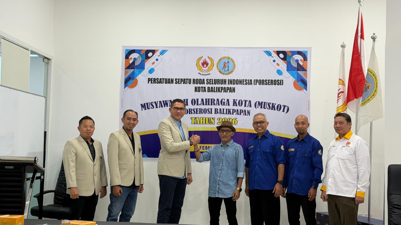 AKLAMASI: Hasan (bertopi) terpilih aklamasi sebagai ketua Persatuan Olahraga Sepatu Roda Seluruh Indonesia (Porserosi) Balikpapan periode 2026-2030.
