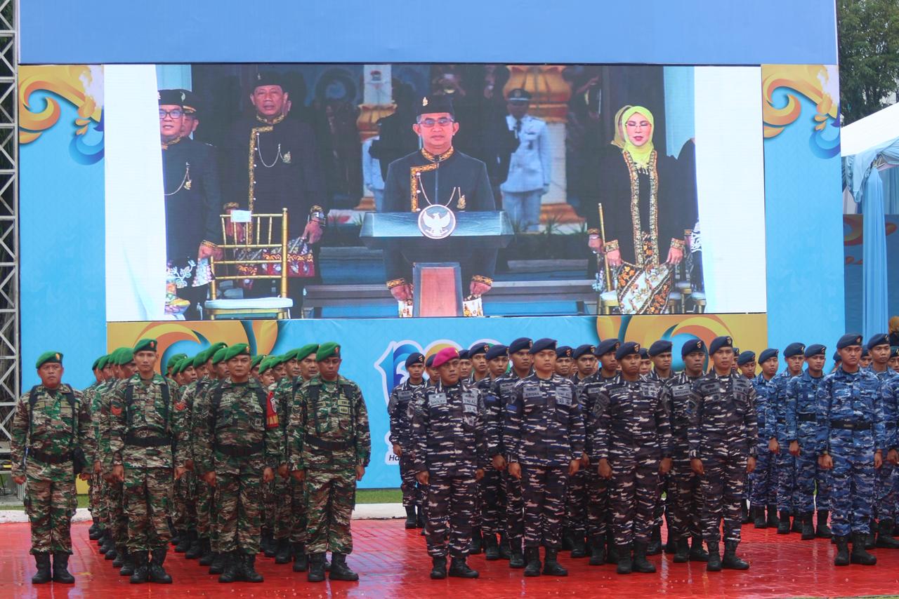 KHIDMAT: Upacara HUT ke-129 Kota Balikpapan di Balai Kota.