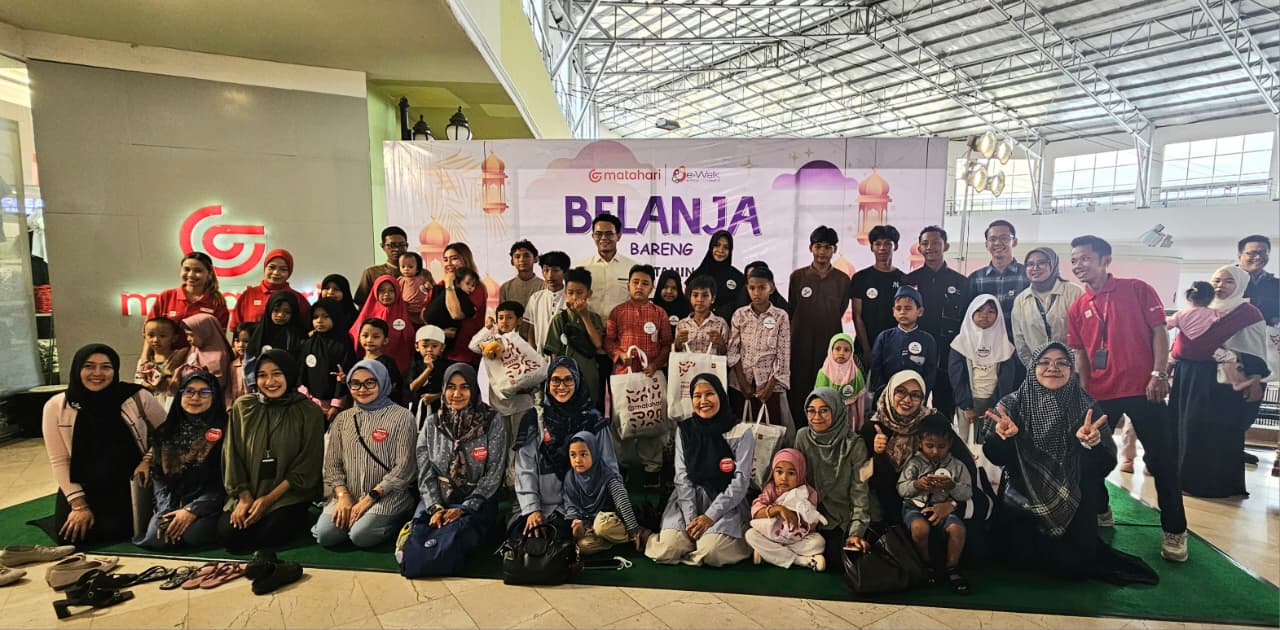 SUMRINGAH: PT Pertamina Patra Niaga Regional Kalimantan berbagi kebahagiaan dengan gelar kegiatan belanja kebutuhan Lebaran bagi puluhan anak di sekitar wilayah operasional di Balikpapan pekan lalu