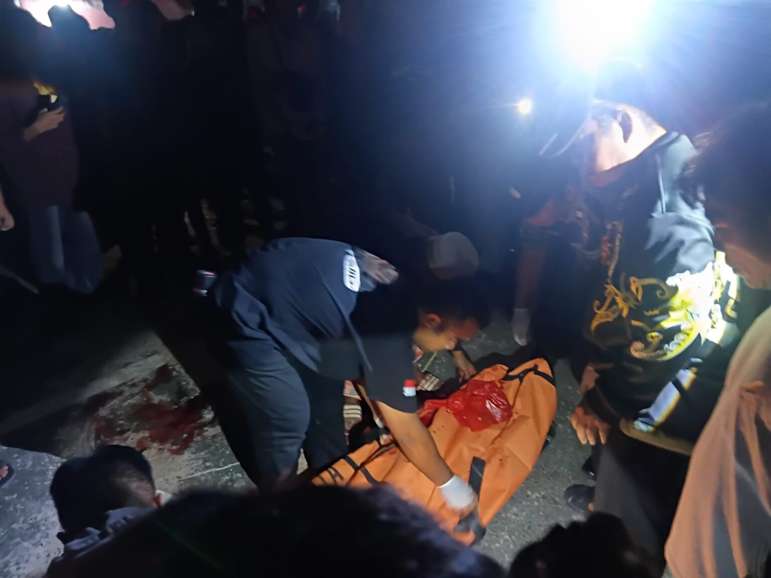 KECELAKAAN: Kecelakaan merenggut nyawa dua remaja yang mengendarai sepeda motor di kawasan Kariangau, Balikpapan Barat.  