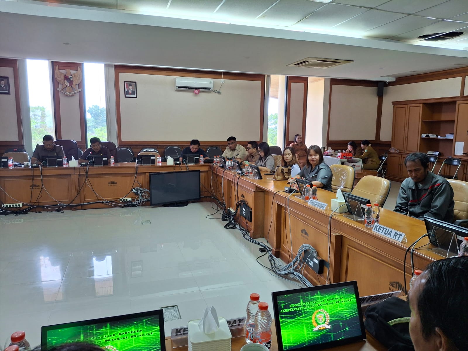  RDP Warga Linggang Muara Batuq Kecamatan MMB di DPRD Kubar.  