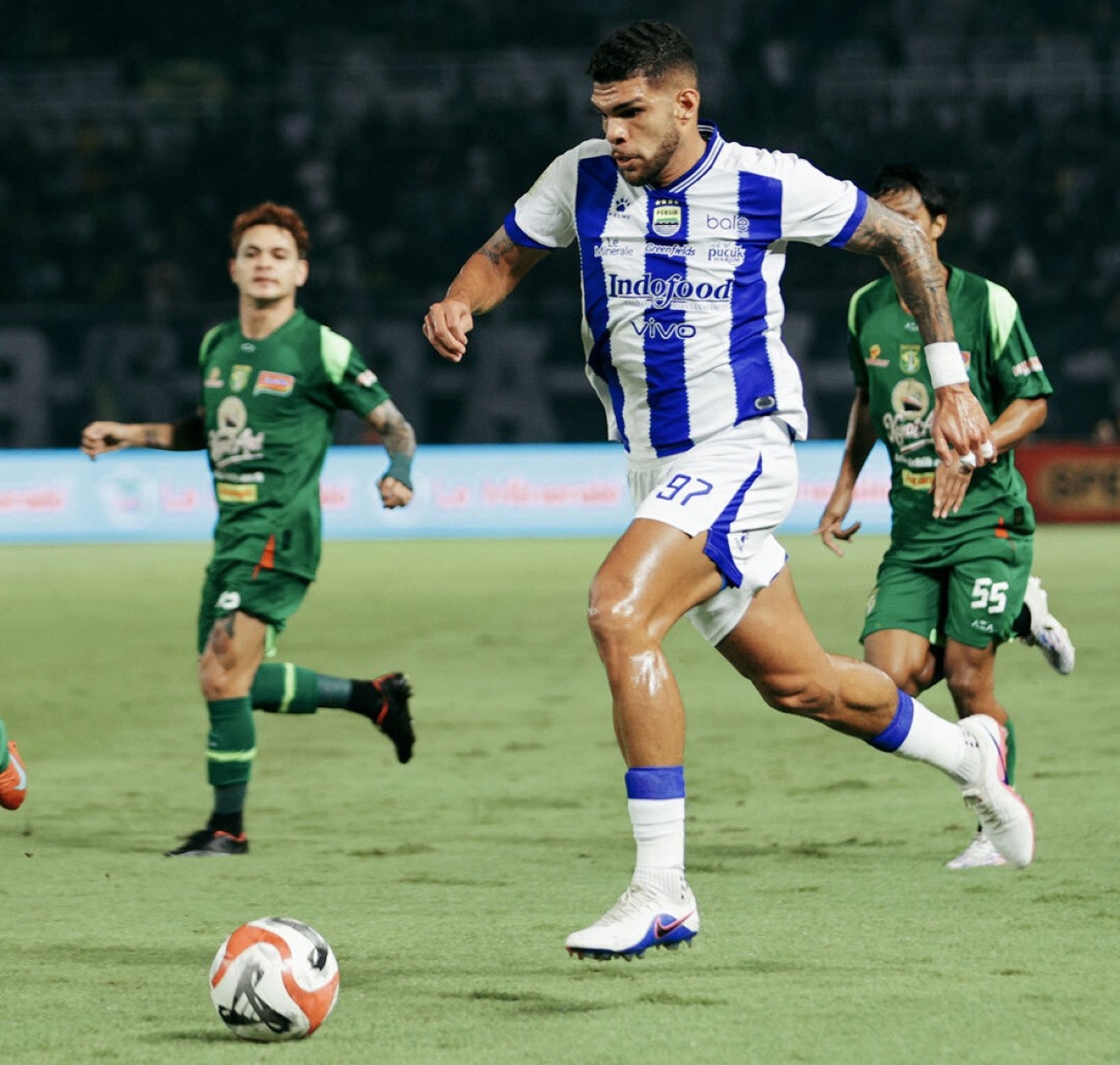 Hasil Persebaya vs Persib di babak pertama Super League 2025/2026.