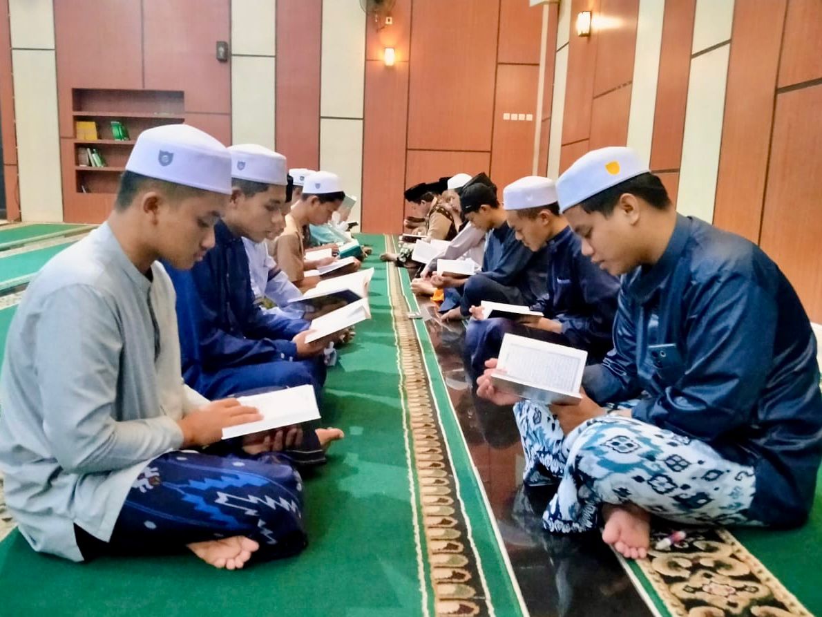 UNGGUL: UINSI tengah membuka Penerimaan Mahasiswa Baru (PMB) Tahun 2026. Dengan beragam pilihan program studi unggulan serta lingkungan akademik dan spiritual yang harmonis.