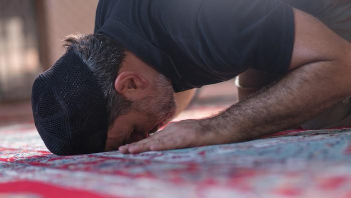 Ilustrasi salat.