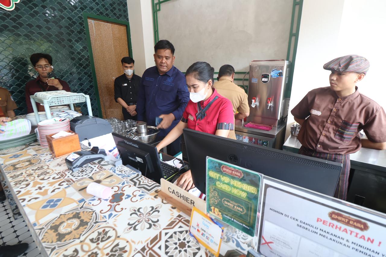 Komisi II DPRD Balikpapan mengusulkan penambahan alat perekam transaksi e-Box untuk memantau setoran pajak daerah secara real-time.