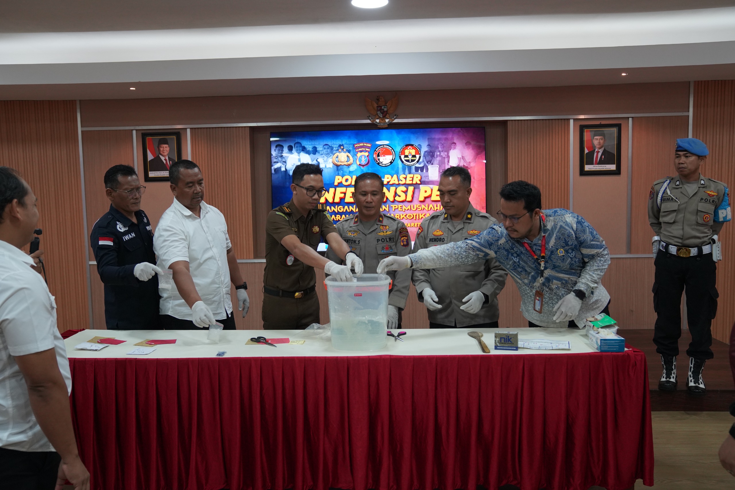 Pemusnahan barang bukti sabu-sabu digelar Polres Paser, Rabu (4/3/2026).  &nbsp;