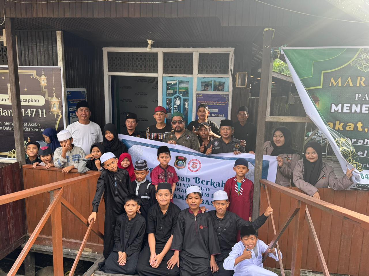 Ikatan Keluarga Bangkalan (IKBAS) Samarinda menggelar aksi bakti sosial serentak hari ini di beberapa titik Kota Tepian.