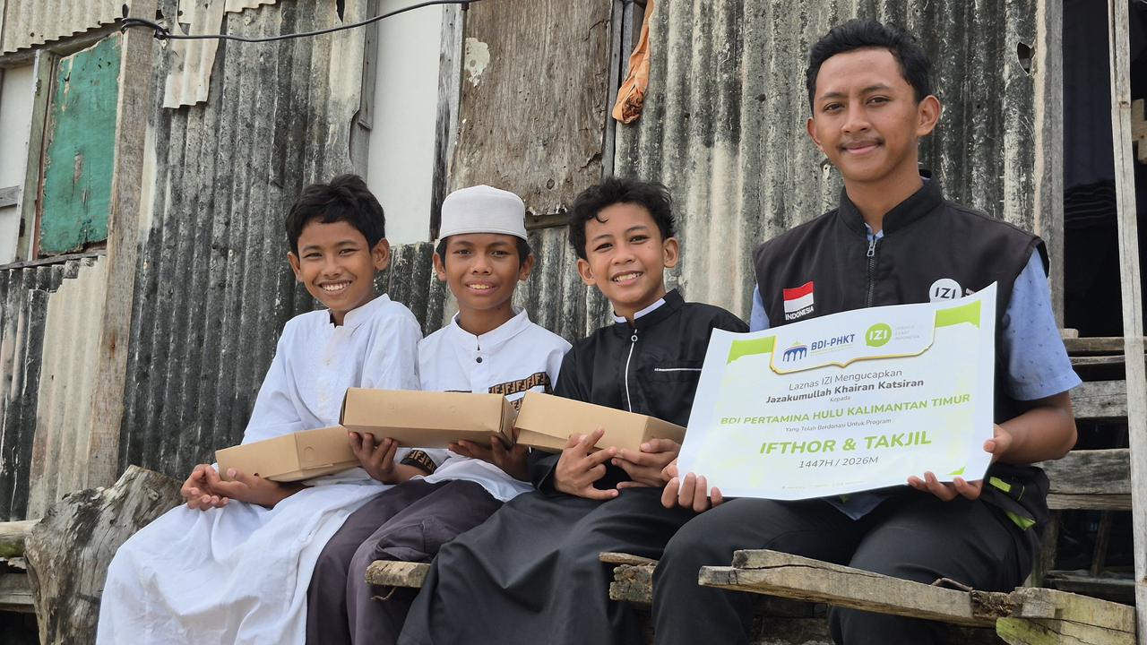 PAKET BERBUKA: Sejumlah paket berbuka puasa bagi santri dan jamaah rumah ibadah yang disalurkan IZI Kaltim di tiga titik musala di Balikpapan.  