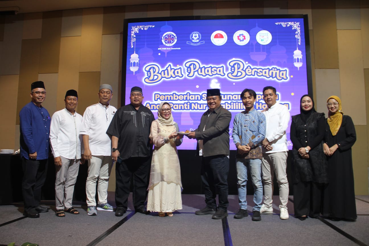 BERBAGAI KEBAHAGIAAN: BPC Perhimpunan Hotel dan Restoran Indonesia (PHRI) Samarinda menggelar kegiatan buka puasa bersama (bukber) sekaligus penyerahan santunan kepada puluhan anak panti.