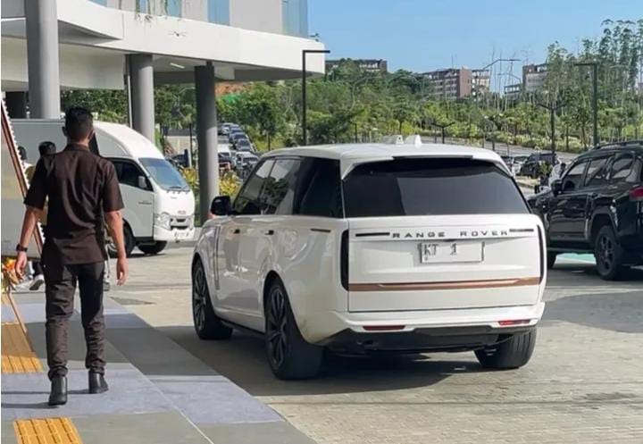 Range Rover yang digunakan gubernur di IKN adalah unit pribadi dengan spesifikasi Standard Wheelbase (SWB), berbeda dengan unit pengadaan APBD tipe Long Wheelbase (LWB).  (IST)