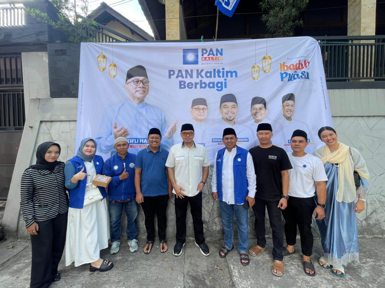 Melalui program nasional &lsquo;PAN Berbagi&rsquo;, kader PAN di seluruh Kalimantan Timur diinstruksikan untuk lebih aktif menyentuh akar rumput melalui pembagian takjil dan santunan anak yatim.