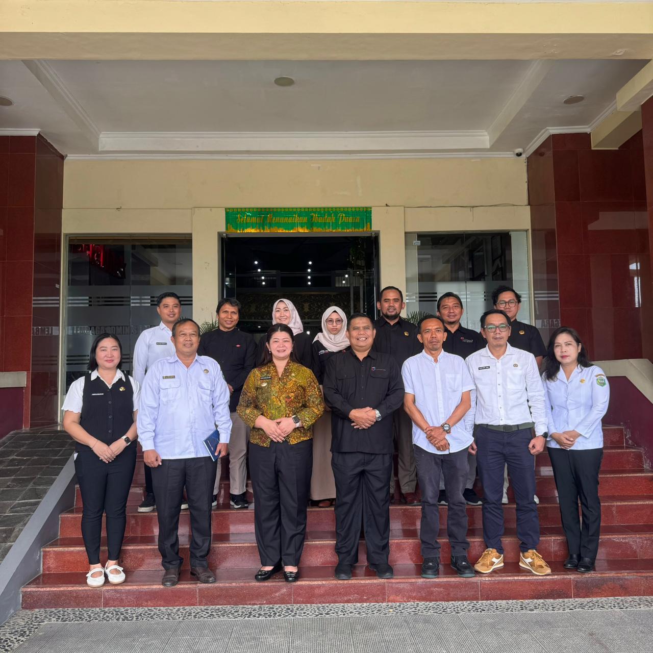 Bupati Mahulu Angela Idang Belawan bersama jajaran Pemkab Mahulu dan LAN RI setelah audiensi di Kantor Pusjar SKPP LAN, Rabu (4/3/2026).  &nbsp;     