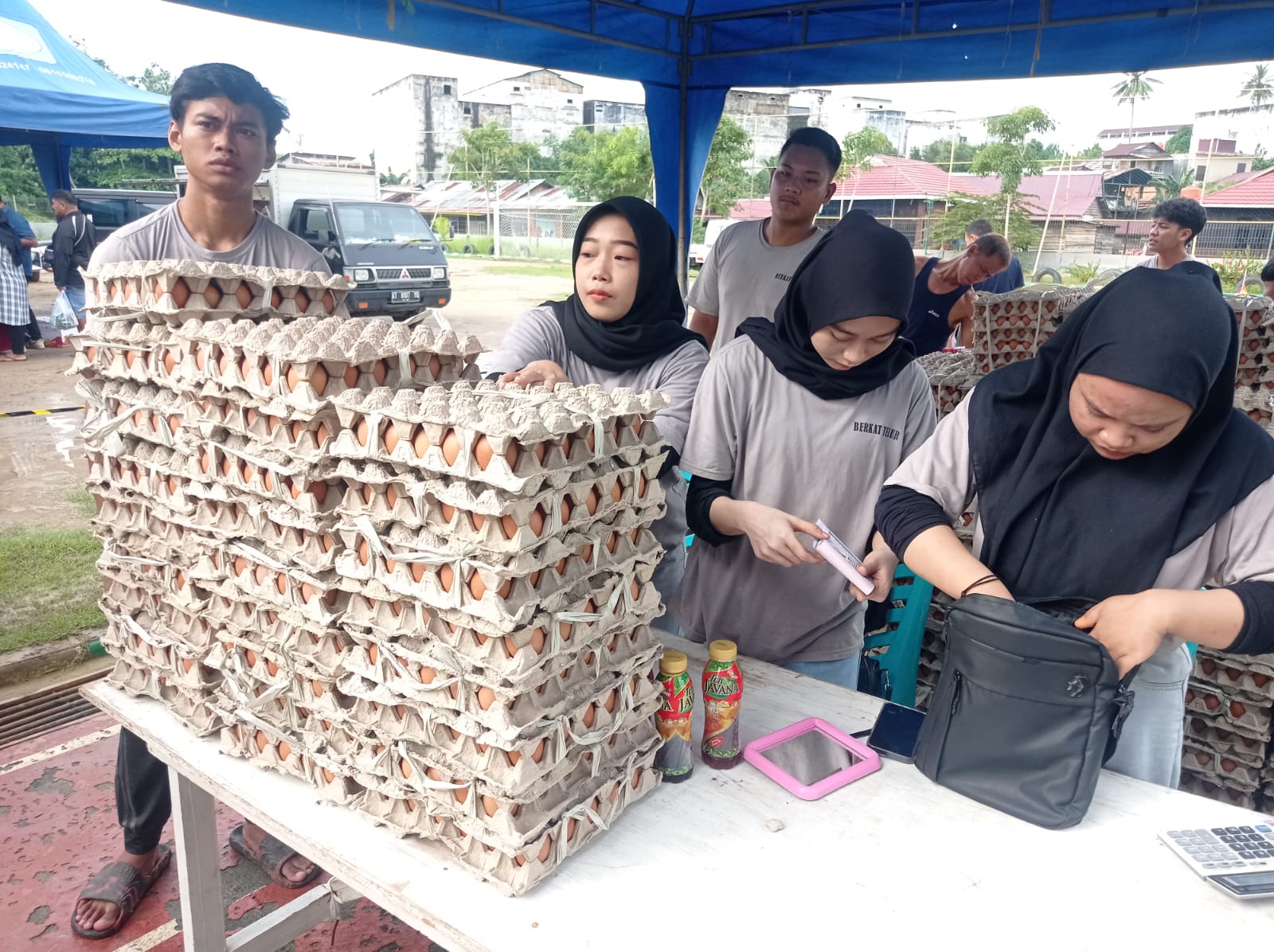 KUOTA MENIPIS: Jumlah pelaksanaan gerakan pangan murah (GPM) dari DKP3 Bontang untuk tahun ini hanya empat kali, harapannya ada alokasi tambahan di APBD perubahan mendatang. ADIEL KUNDHARA/KP