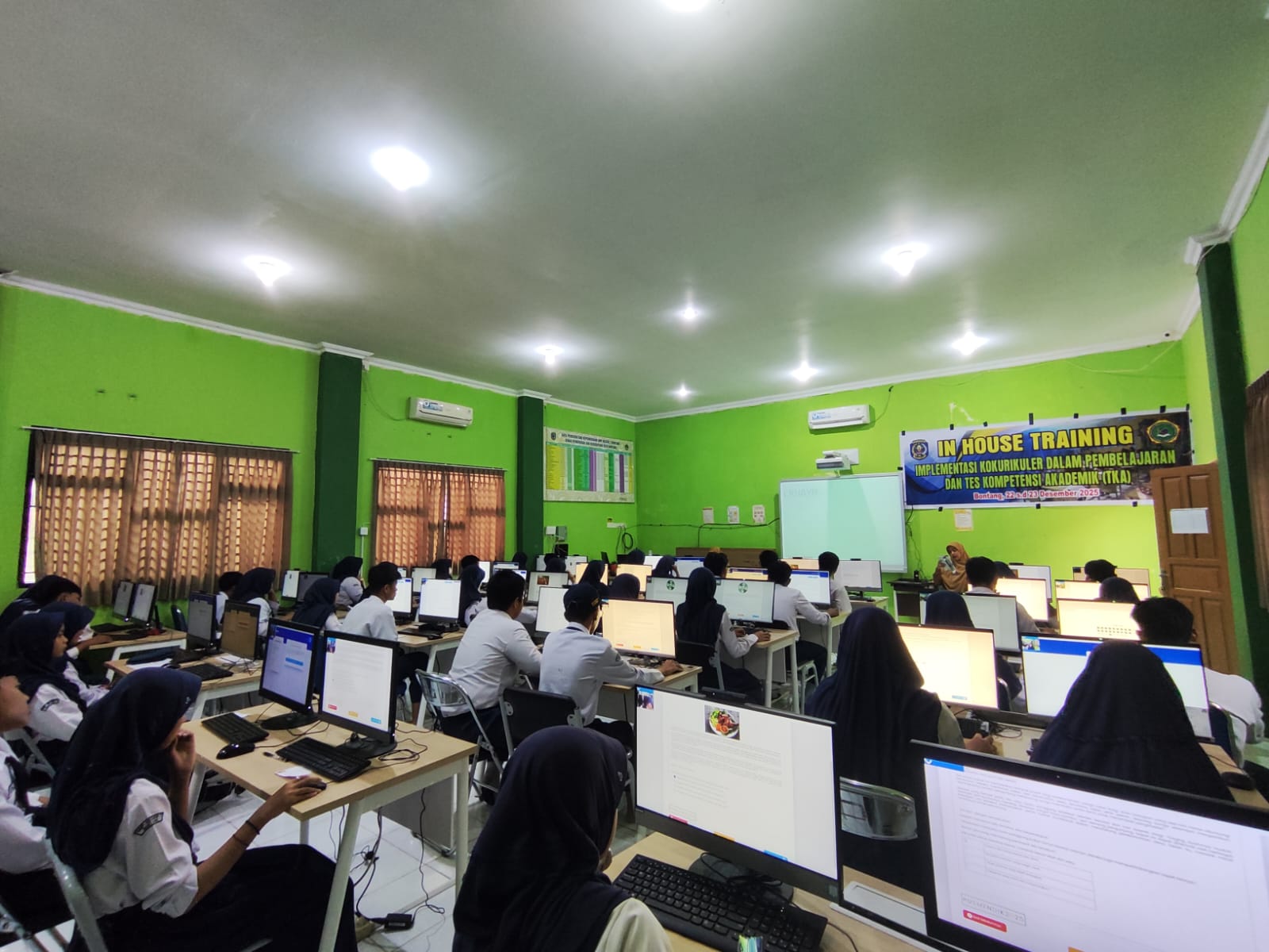 PERSIAPAN: Tes Kemampuan Akademik (TKA) tingkat SMP di Kota Bontang telah melakukan gladi bersih dua hari berturut-turut. 