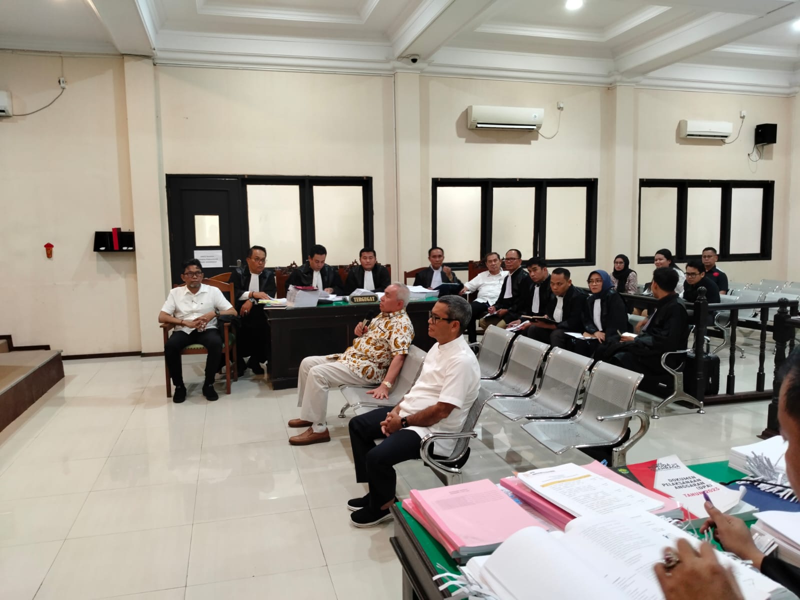 Kuasa hukum Zairin Zain meminta kadispora Kaltim dihadirkan di sidang DBON, Pengadilan Tindak Pidana Korupsi Samarinda.  (BAYU/KALTIM POST)