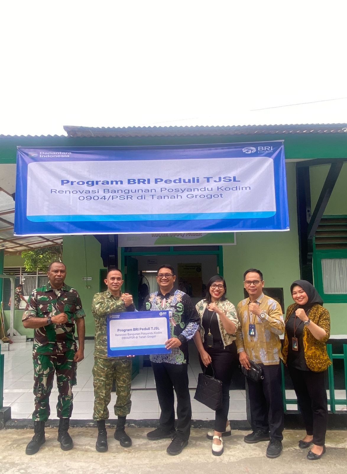KEPEDULIAN: BRI menyerahkan Bantuan CSR kepada Komando Distrik Militer (Kodim) 0904/Paser berupa dukungan renovasi Posyandu sebagai bentuk kepedulian terhadap peningkatan layanan kesehatan masyarakat.