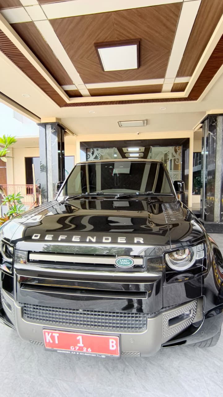 ARMADA: Mobil Land Rover Defender yang kerap digunakan Wali Kota Samarinda merupakan kendaraan sewaan yang disiapkan sebagai mobil tamu VIP Pemkot Samarinda. HAFIZ/KP