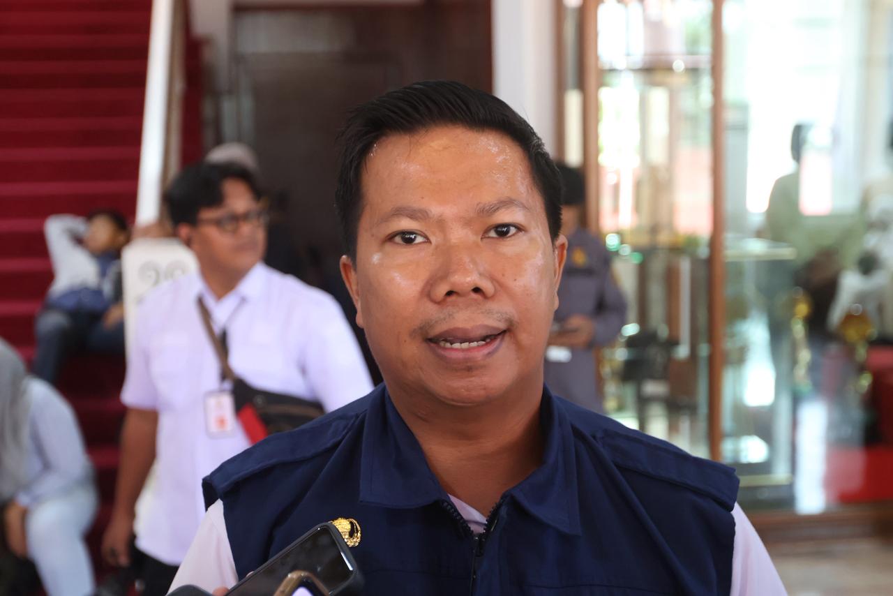 Kepala BPOM Balikpapan Gerson Pararak saat ditemui dalam sidak gabungan parcel, Rabu (11/3). (ANGGI PRADITHA/KP)