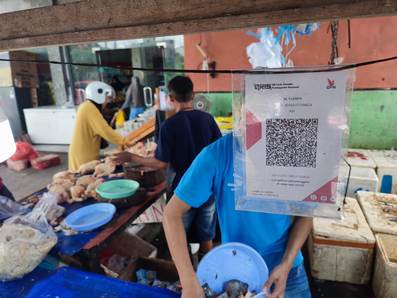 BERKEMBANG: Pelaku usaha di Paser makin banyak yang menyediakan pembayaran digital berupa QRIS. 