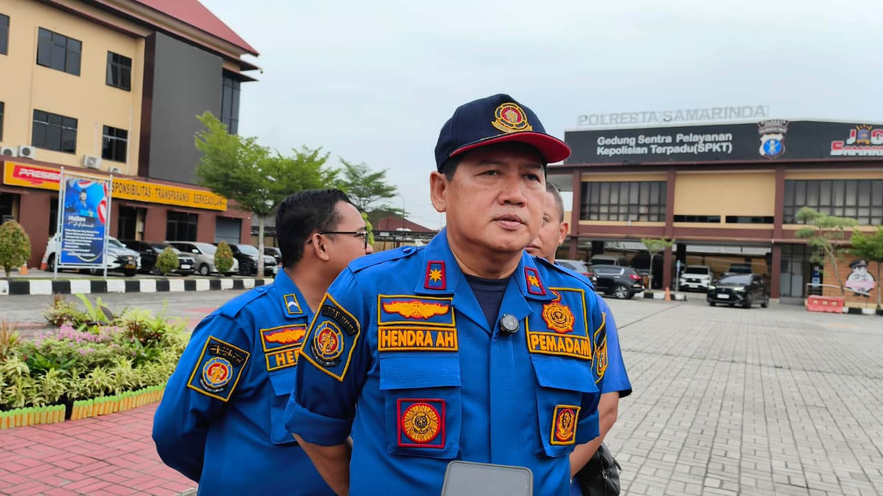 Kepala Disdamkarmat Samarinda, Hendra AH.  