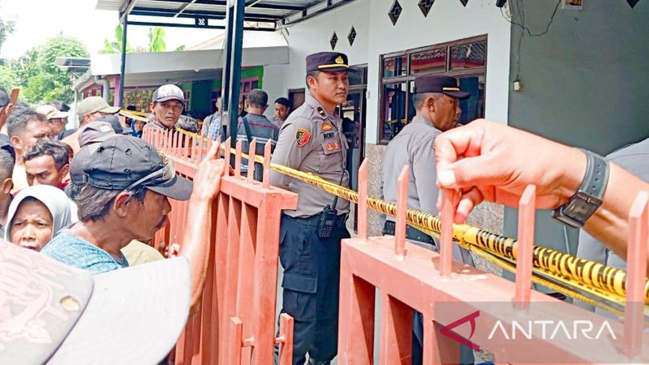 Satu keluarga ditemukan tewas di Situbondo, Jawa Timur.