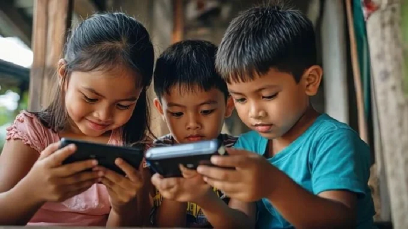 PERLINDUNGAN: Kebijakan pembatasan akses media sosial ke anak dinilai menjadi langkah strategis untuk melindungi tumbuh kembang generasi muda di tengah derasnya arus informasi digital.