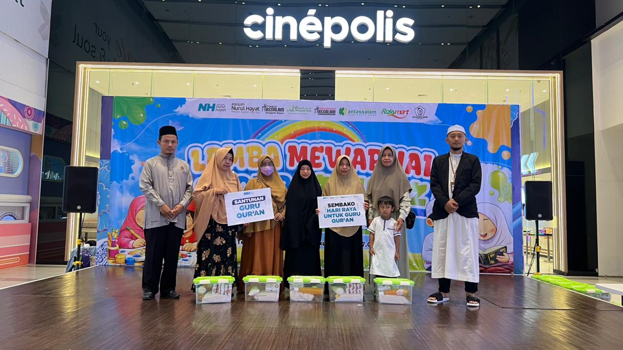 BERBAGI: Festival Ramadan garapan Laznas Nurul Hayat Balikpapan di Living Plaza dirangkai dengan penyaluran santunan kepada anak yatim dan beasiswa bagi pelajar.  