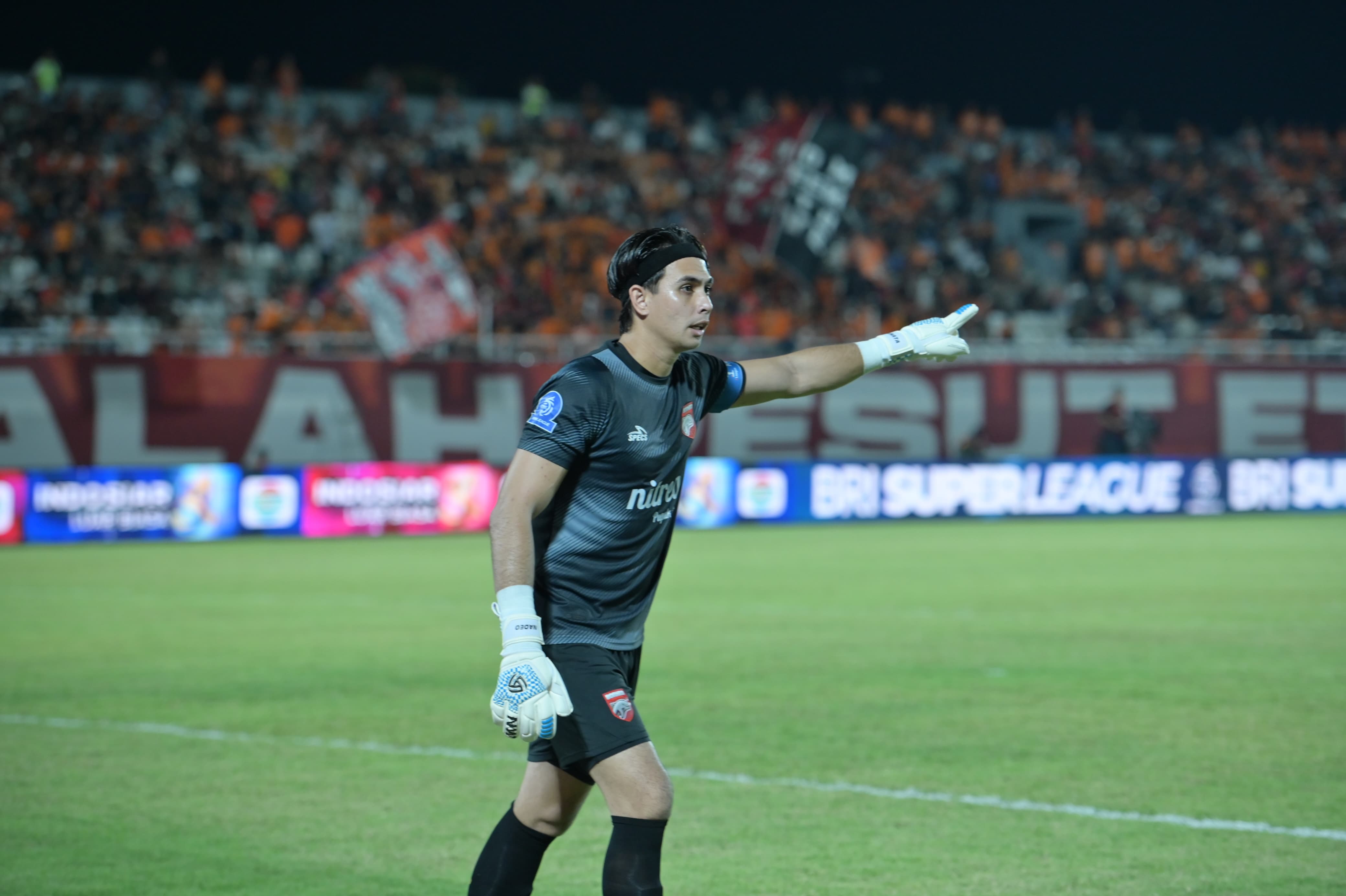 Kapten tim Borneo FC, Nadeo Arga Winata, diharapkan mampu menjaga kesucian gawang Pesut Etam dan memimpin rekan setimnya meraih hasil maksimal saat menjamu Persib. (Doni Aditya Haryono/Kaltim Post