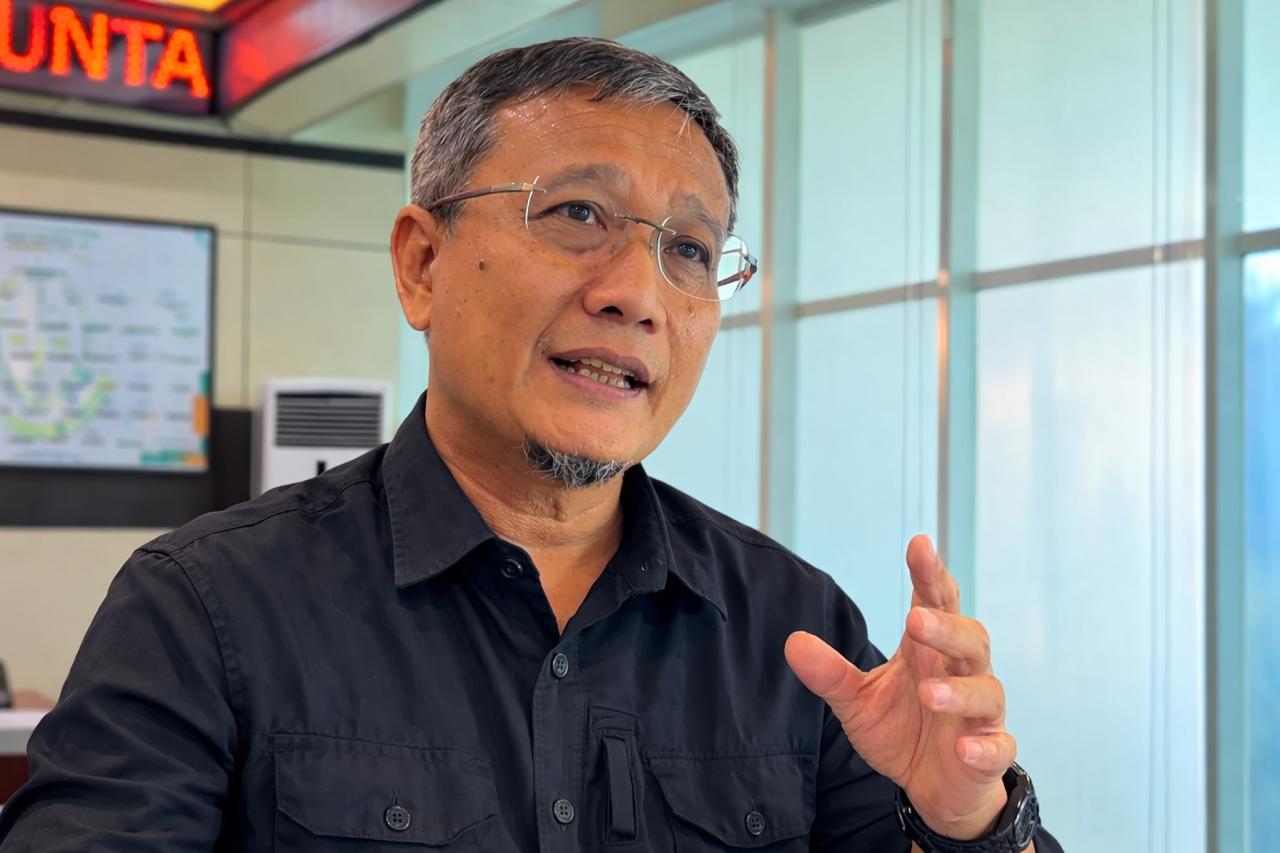  Kepala Dinas Pekerjaan Umum dan Penataan Ruang (PUPR) Kutai Timur, Tabrani Aji. Ia memastikan tim Bina Marga siaga melakukan pemeliharaan rutin di jalur-jalur krusial kabupaten. (JUFRIADI/KP)