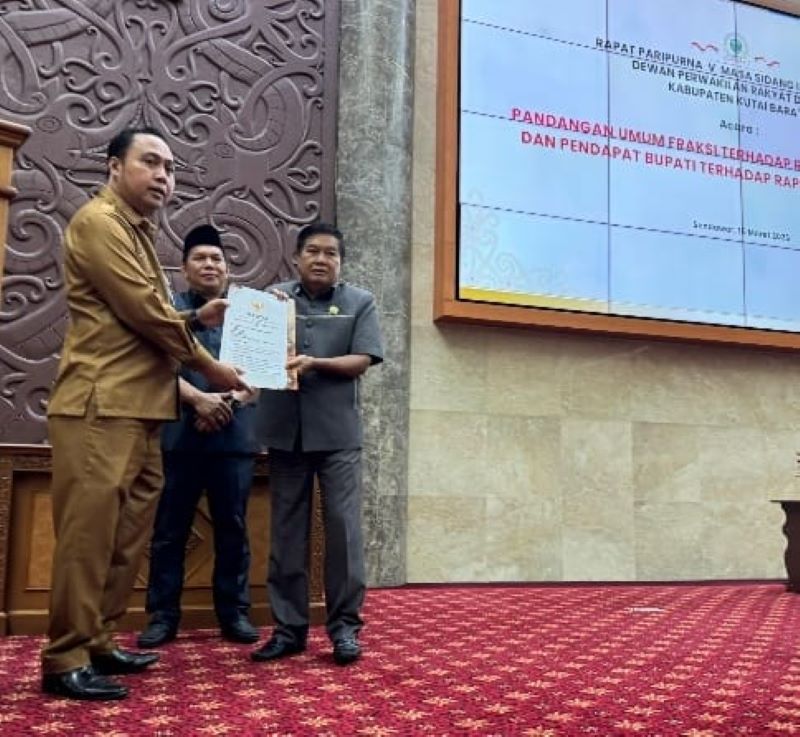 SERIUS: Rapat Paripurna V Masa Sidang I Tahun 2026 beragenda Pandangan Umum Fraksi terhadap Raperda Pemerintah, dan Pendapat Bupati Kubar terhadap Raperda Inisiatif DPRD.  