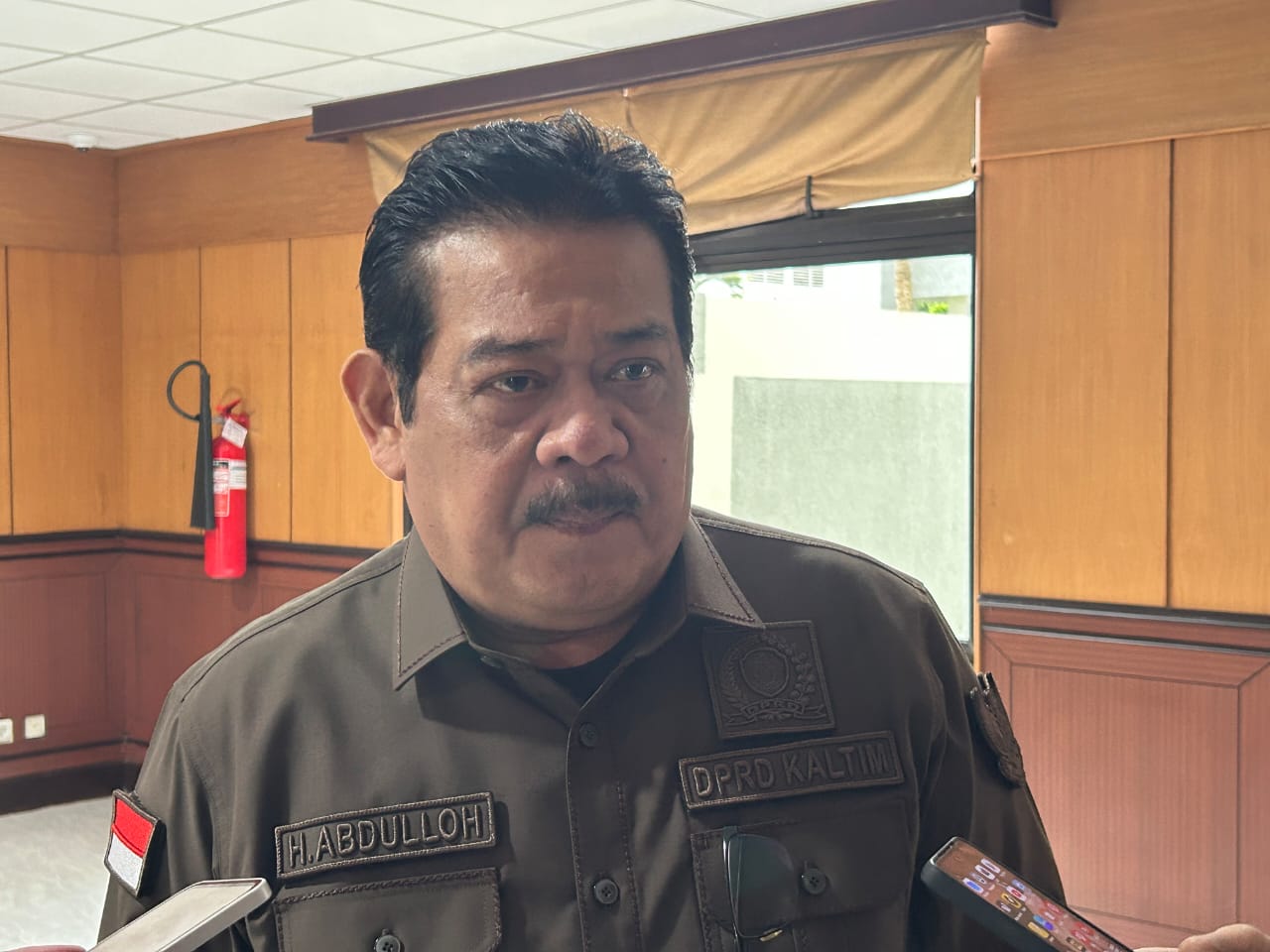 Ketua Komisi III DPRD Kaltim, Abdulloh, saat memberikan keterangan terkait pengawasan infrastruktur jalan provinsi.