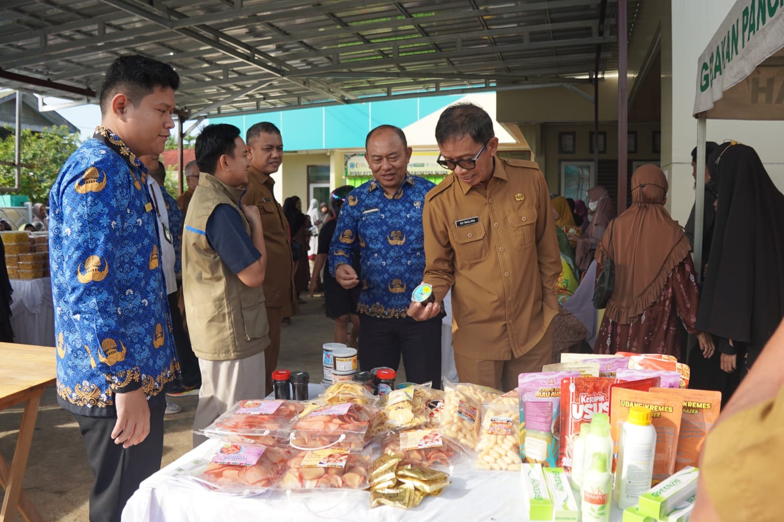 Pasar Murah digelar Pemkab Paser menyambut Hari Raya Idul Fitri 1447 Hijriah di Outlet Pangan Kita, Selasa (17/3/2026).  