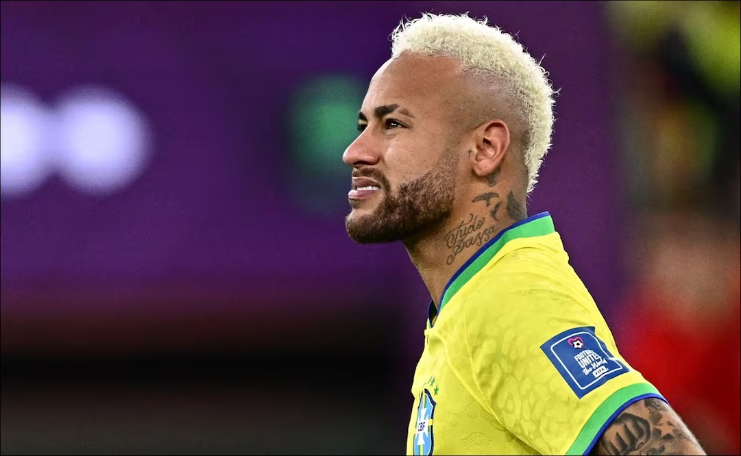 Neymar dicoret dari tim Piala Dunia Brasil.