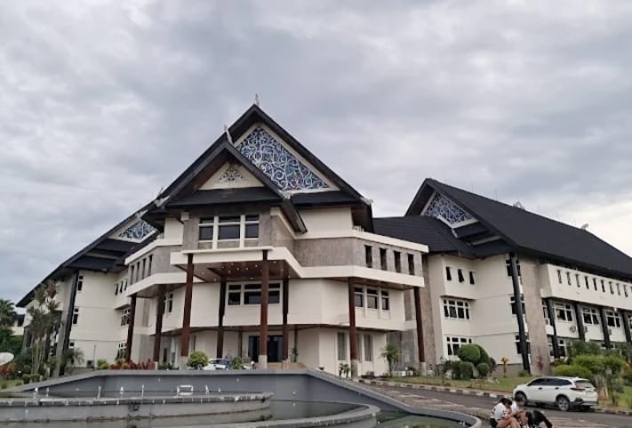 Tampak depan Kantor Bupati Kutai Barat.