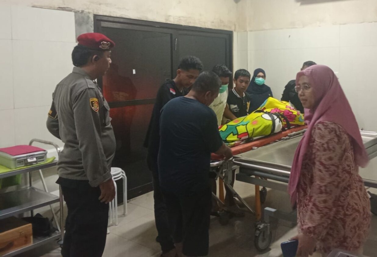 DUKA: Sopir travel asal Samarinda, Rahman, 52, mengembuskan napas terakhirnya tepat saat tengah menyantap hidangan berbuka di sebuah warung makan di area pelabuhan.