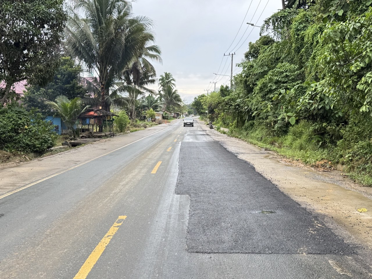 Perbaikan jalan di ruas Loa Janan&ndash;Tenggarong&ndash;Kota Bangun jelang arus mudik Lebaran, dengan penambalan aspal pada sejumlah titik. Langkah ini diambil untuk memastikan infrastruktur andal bagi pemudik.
