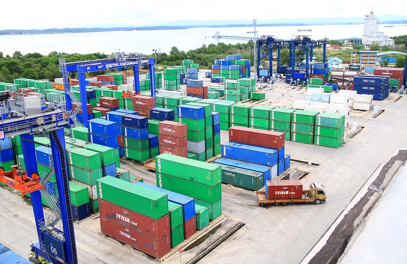 FENOMENA: Volume barang dari luar negeri yang dibongkar di Balikpapan justru mengalami lonjakan signifikan pada Januari 2026, mencapai 14.739 ton.