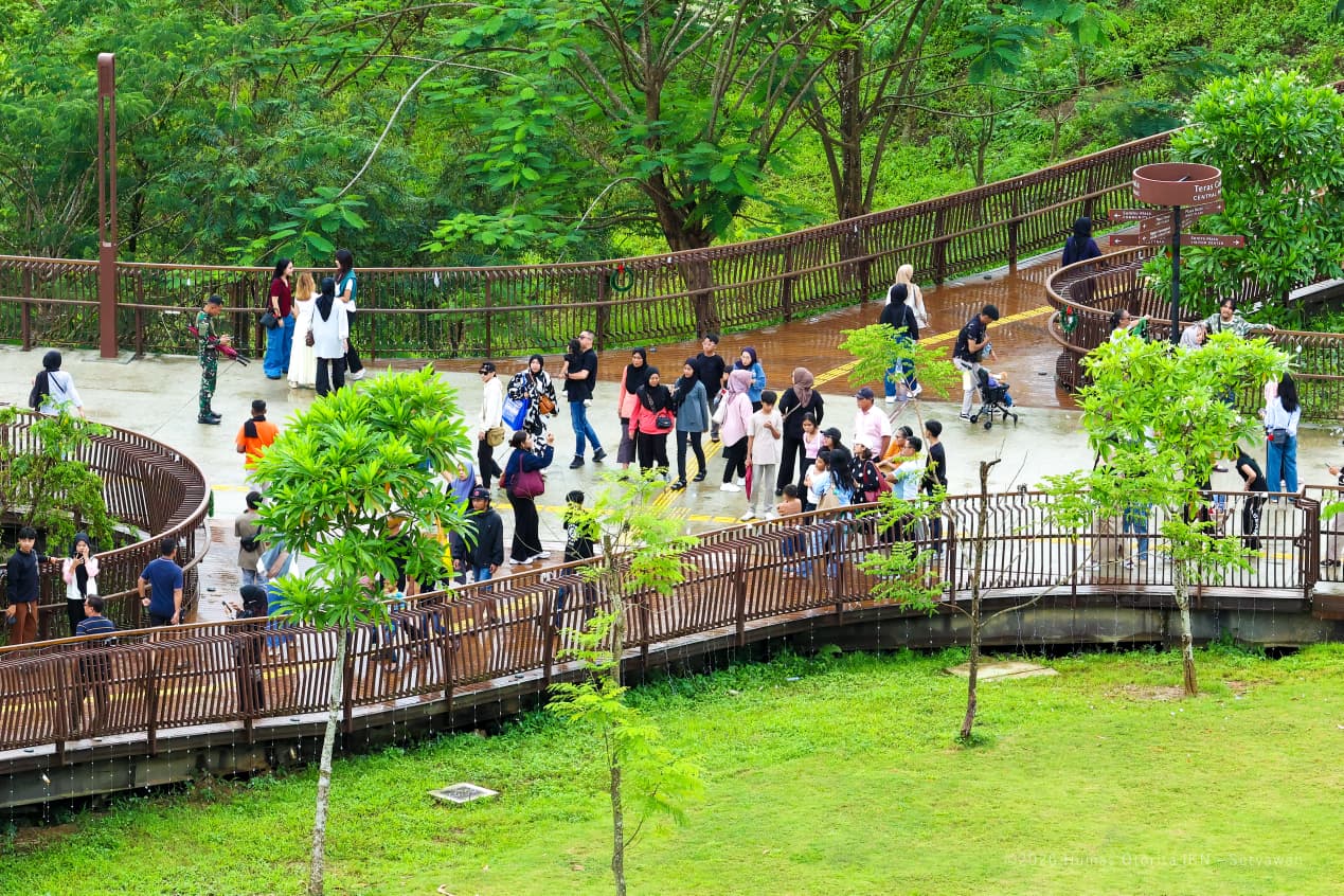 Kombinasi alam dan kompleks pemerintahan, membuat IKN kini bersaing dengan destinasi wisata mapan di Kaltim seperti pantai dan museum. (OTORITA IKN)