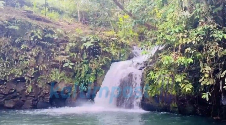 ALAMI: Pesona Jantur Tabalas membuat pengunjung betah berlama-lama dan bermain air. 