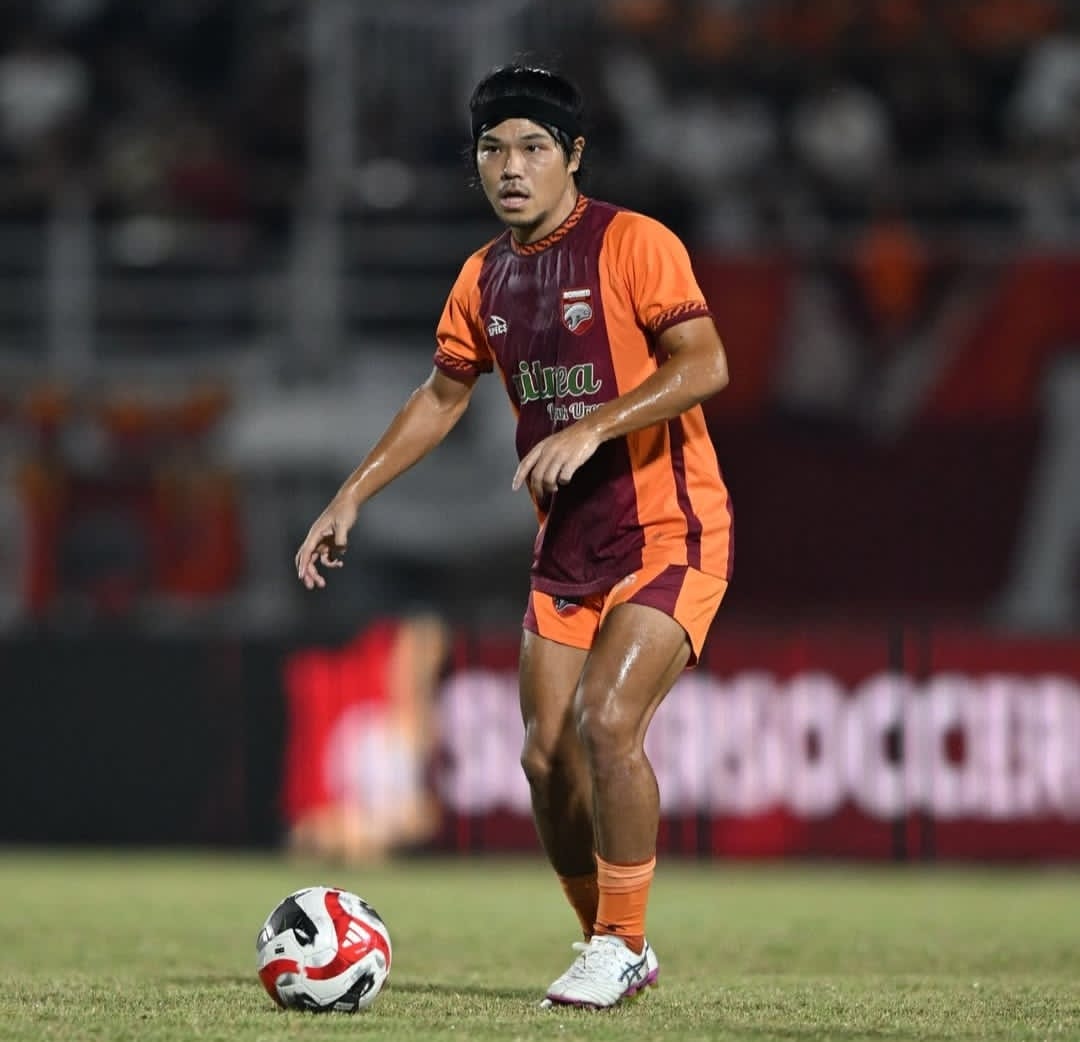 Sejak berseragam oranye pada 2021, Kei Hirose telah melewati berbagai pergantian staf kepelatihan namun posisinya di starting eleven tetap tak tergoyahkan. (DONI/KP)