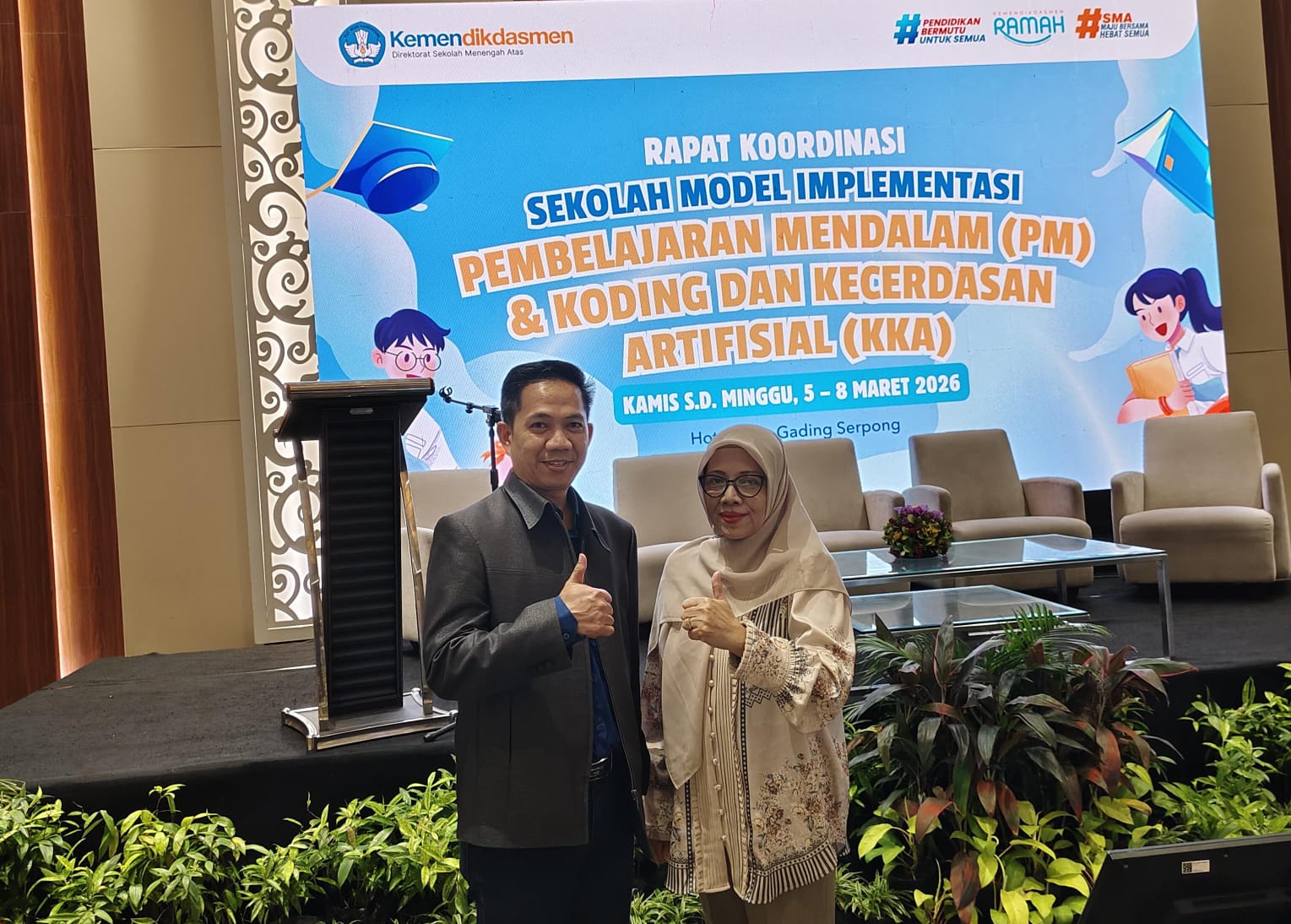 Supartinah (Kepala SMA 3 Samarinda) dan Fathur Rachim saat memaparkan program strategis sekolah model. Smaga kini kian mengukuhkan identitas sebagai sekolahnya para juara di Bumi Etam.